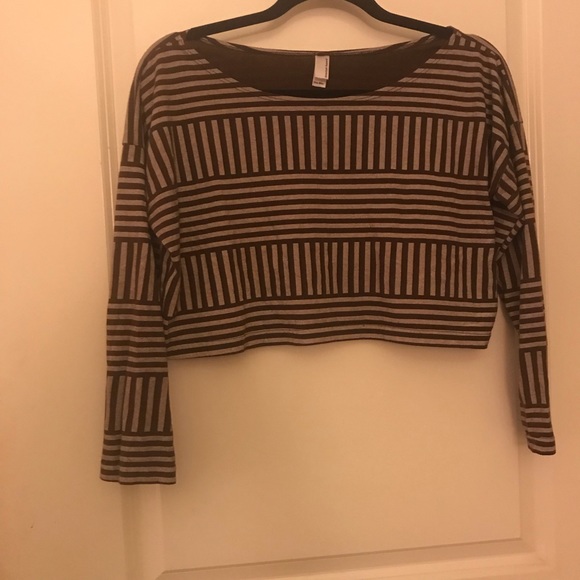 American Apparel off-shoulder long sleeve crop top - Picture 2 of 7